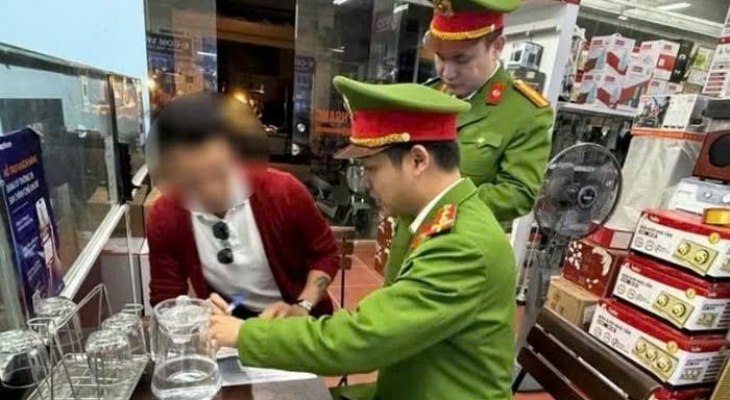 Xử lý cơ sở kinh doanh pháo hoa trái phép